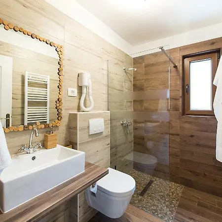 4 Seasons House Ferienhaus Roč