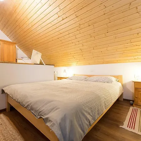 4 Seasons House Roč