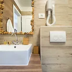 4 Seasons House * Roč
