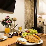 4 Seasons House