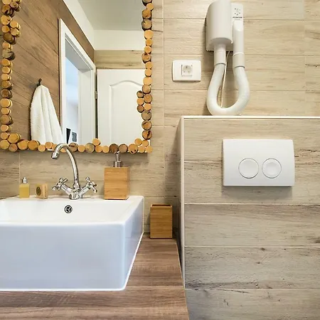 4 Seasons House * Roč