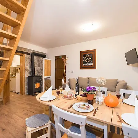 4 Seasons House Holiday home Roc