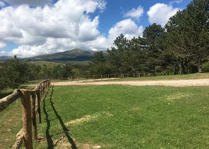 4 Seasons House Roč