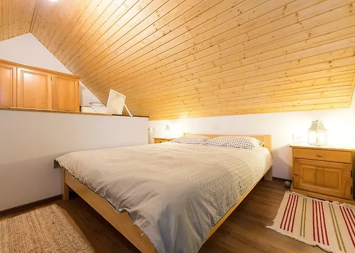 4 Seasons House Roč